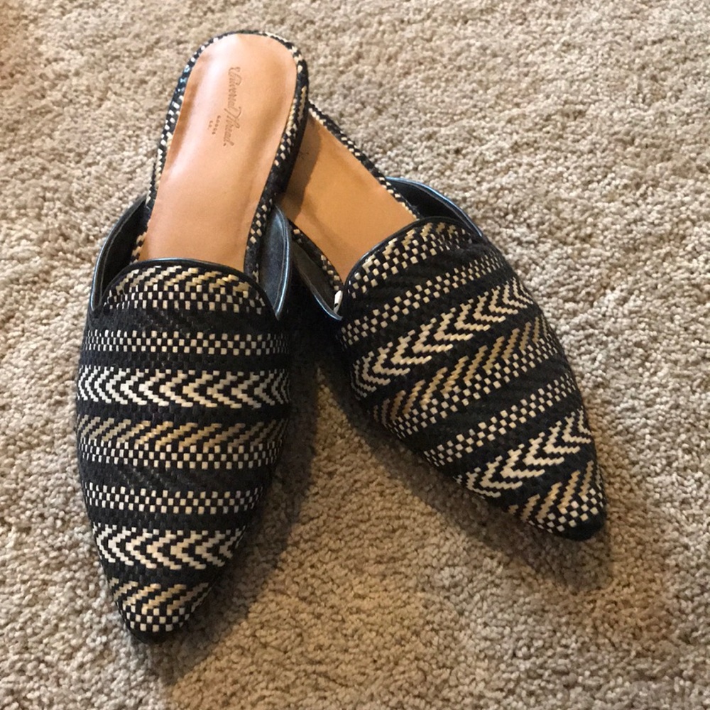 Brand new Black and Tan woven slides, size 9.5